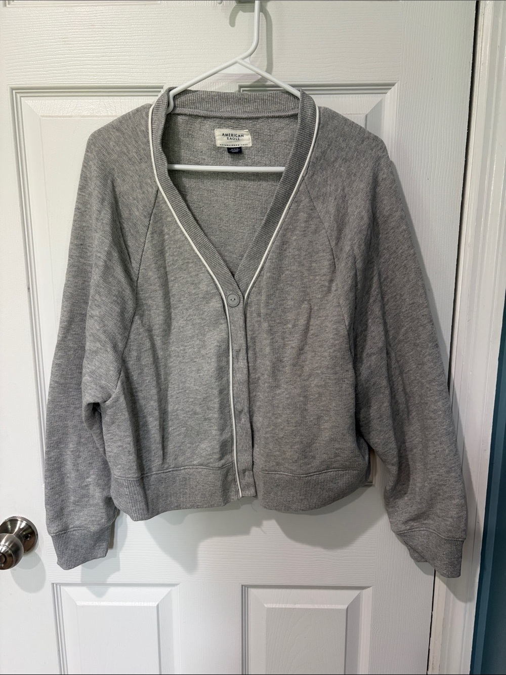 American Eagle Outfitters Gray V-Neck Button Front Cardigan